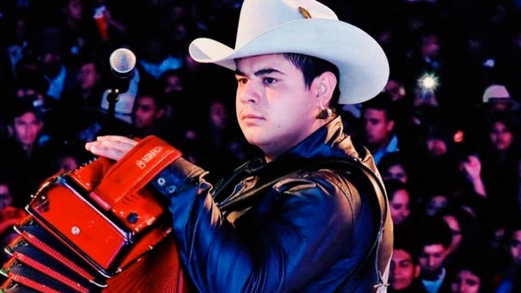 Alfredo Olivas se molesta y detiene concierto en Zacatecas La Z 107.3 FM