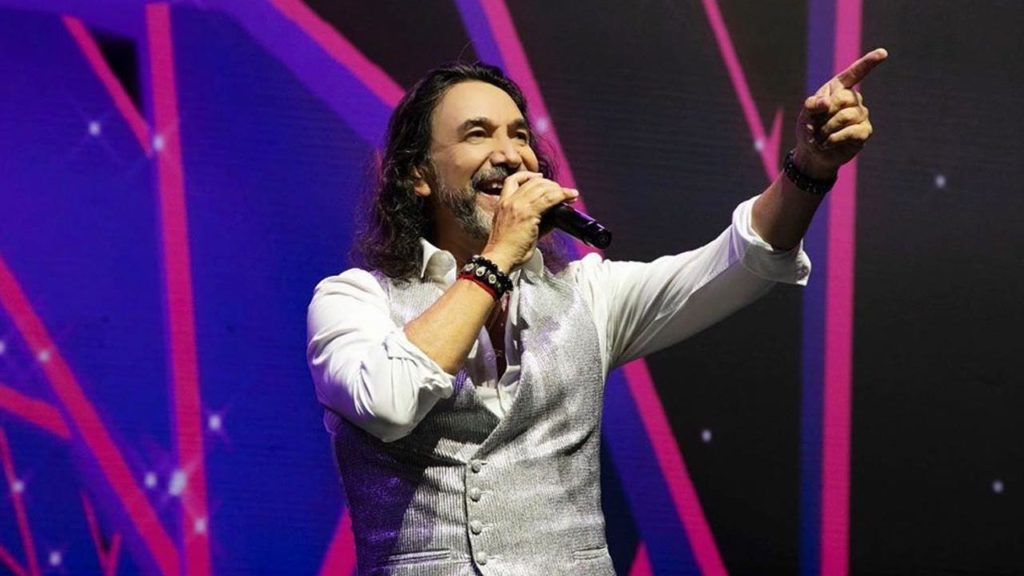 Marco Antonio Solís confirma que se presentará en los Latin Grammy 2022