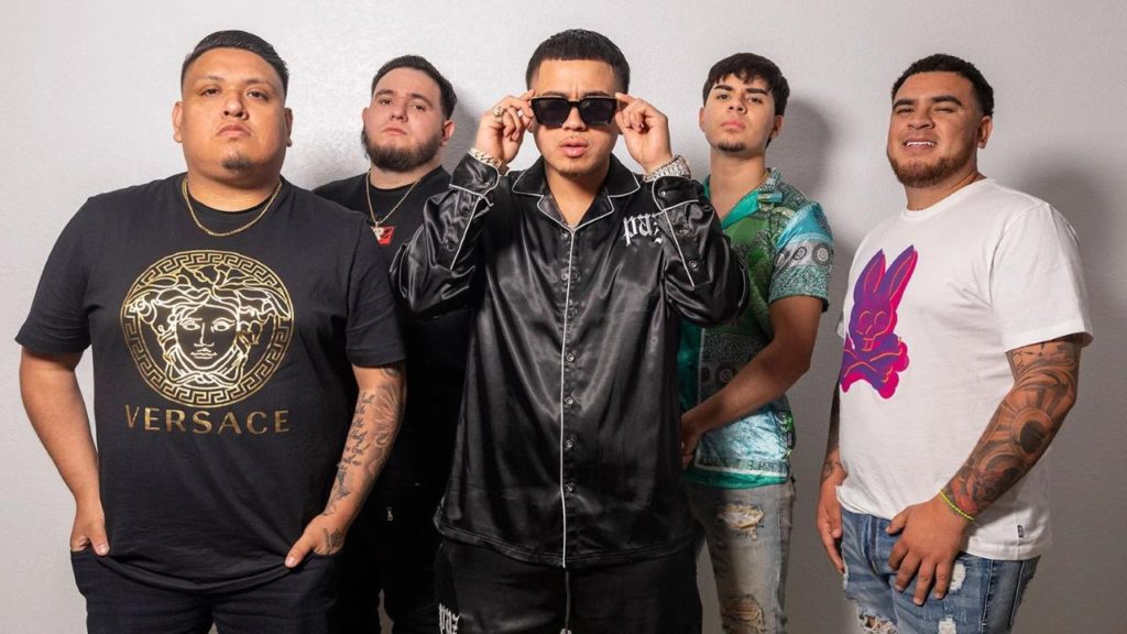 Fuerza Régida estrena cover de la canción "Desvelado"