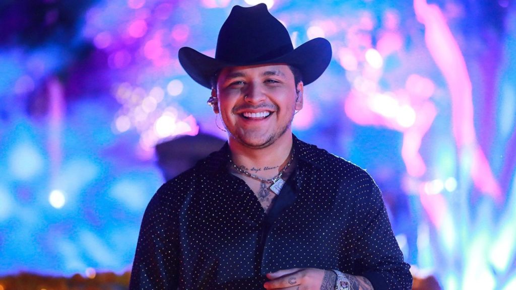 Christian Nodal y su debut como comentarista de boxeo
