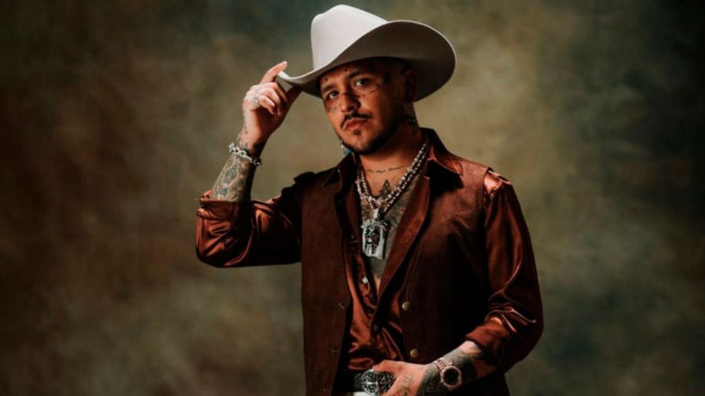 Christian Nodal se quitará todos sus tatuajes del rostro
