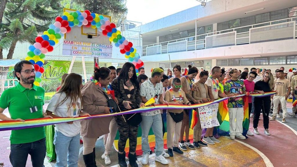 Jhonny Caz festeja Pride desde el Reclusorio Oriente