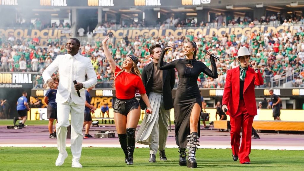 Chiquis Rivera es acusada de hacer playback en la Copa Oro