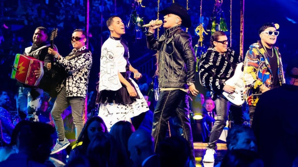 Eduin Caz se pone a llorar por cancelación de concierto en El Salvador