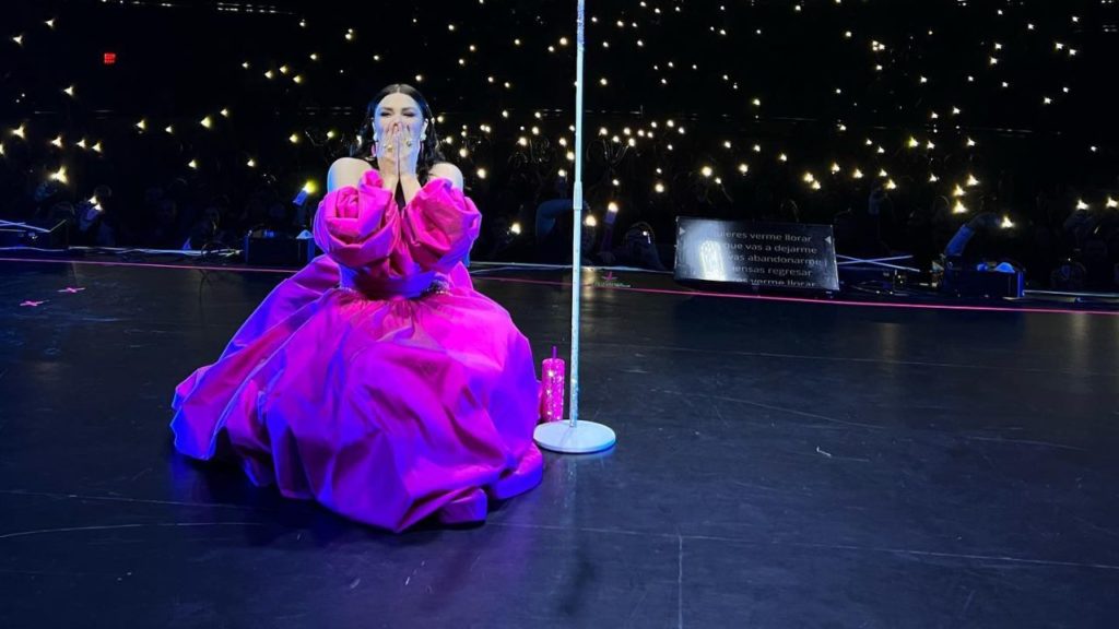 Yuridia y su esposo presumen a su bebé con tiernas fotos