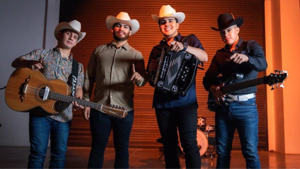 Marca Registrada de Regional Mexicano a Dance pop