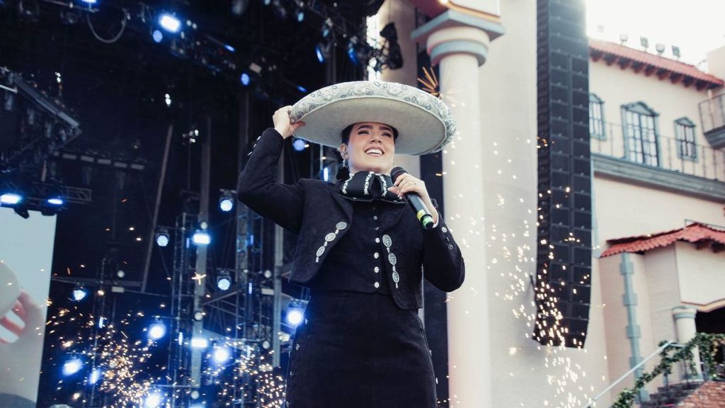 Camila Fernández no piensa colgarse de la fama de su papá