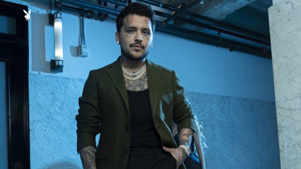 ¡Christian Nodal se ve mejor que nunca! Así va la eliminación de sus tatuajes