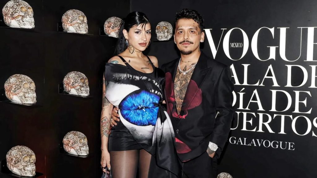 Christian Nodal y Cazzu deslumbran en la gala de Vogue