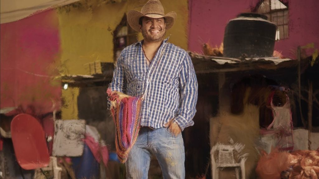 Julión Álvarez llega a una fiesta privada sin invitación