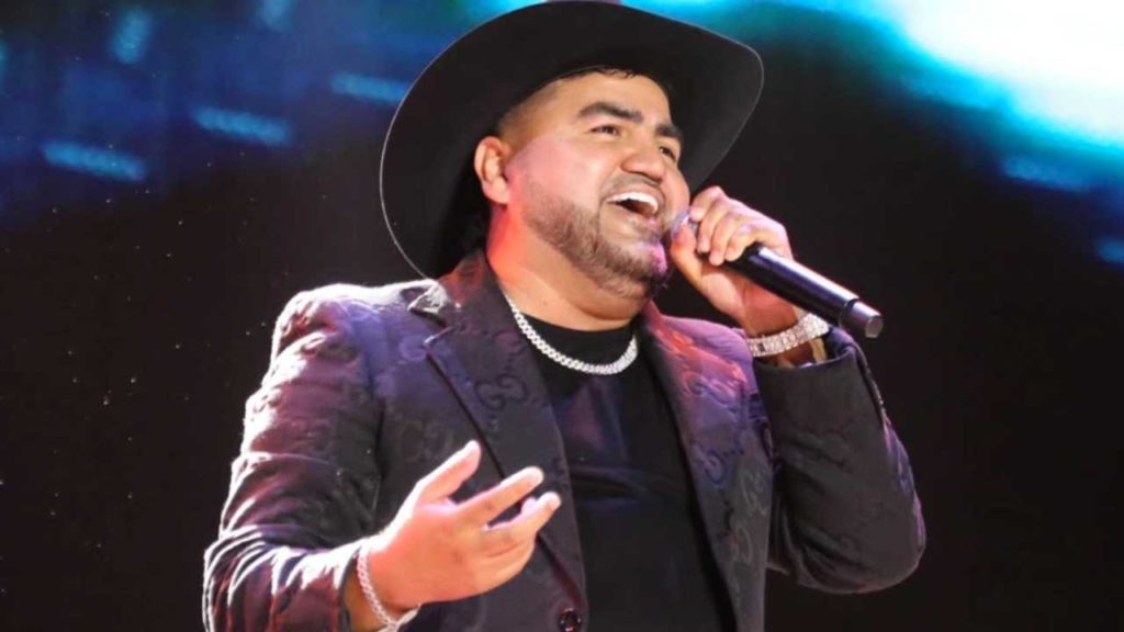 "El Mimoso" reacciona a acusaciones de violencia física de su esposa