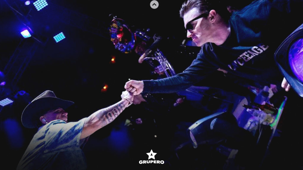 Grupo Firme y Drake Bell: juntos en un escenario