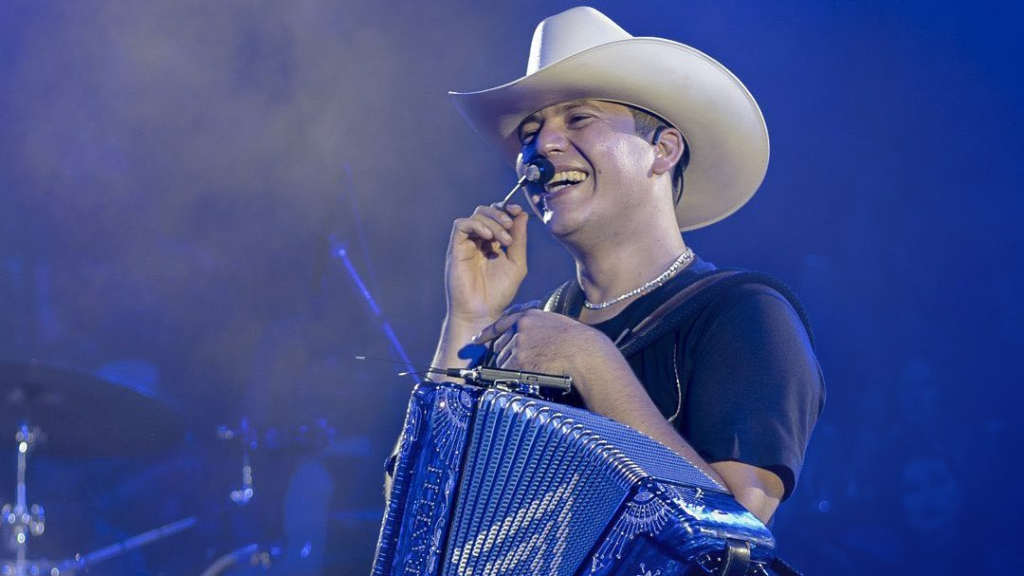 ¡Remmy Valenzuela cumple sus XV años!
