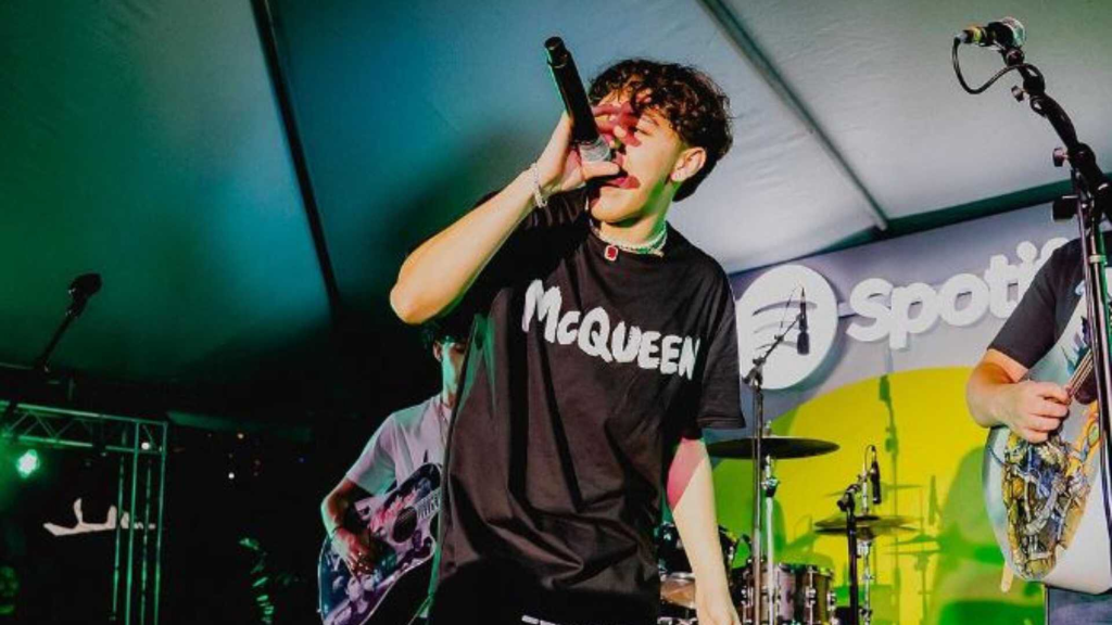 Xavi canta éxito de Luis Miguel y lo critican en redes