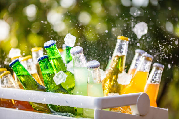 Cómo enfriar tus bebidas rápido: el truco del verano