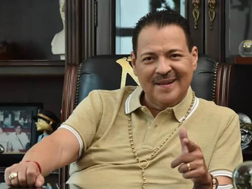 Julio Preciado pone en su lugar a Peso Pluma