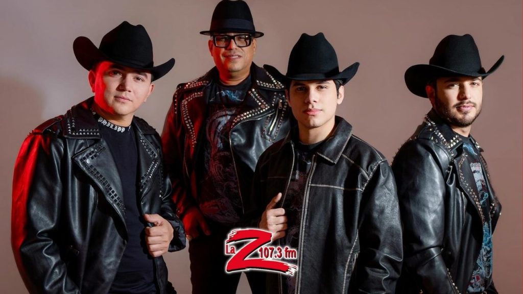 Tras salida De Los Plebes,Johnny acusa al “El Pariente”de imitador