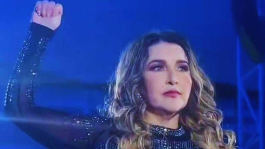 Alicia Villarreal ratifica denuncia contra Cruz Martínez tras siete horas de declaración