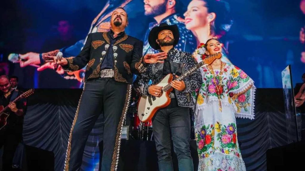 Pepe Aguilar y su familia rendirán un emotivo homenaje a Paquita la del Barrio