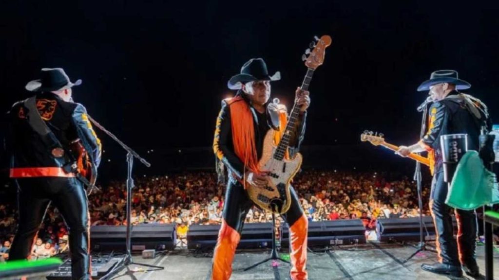 ¡Bronco alza la voz! Exigen "letras bonitas" y no "cosas que dan pena" a nuevos talentos