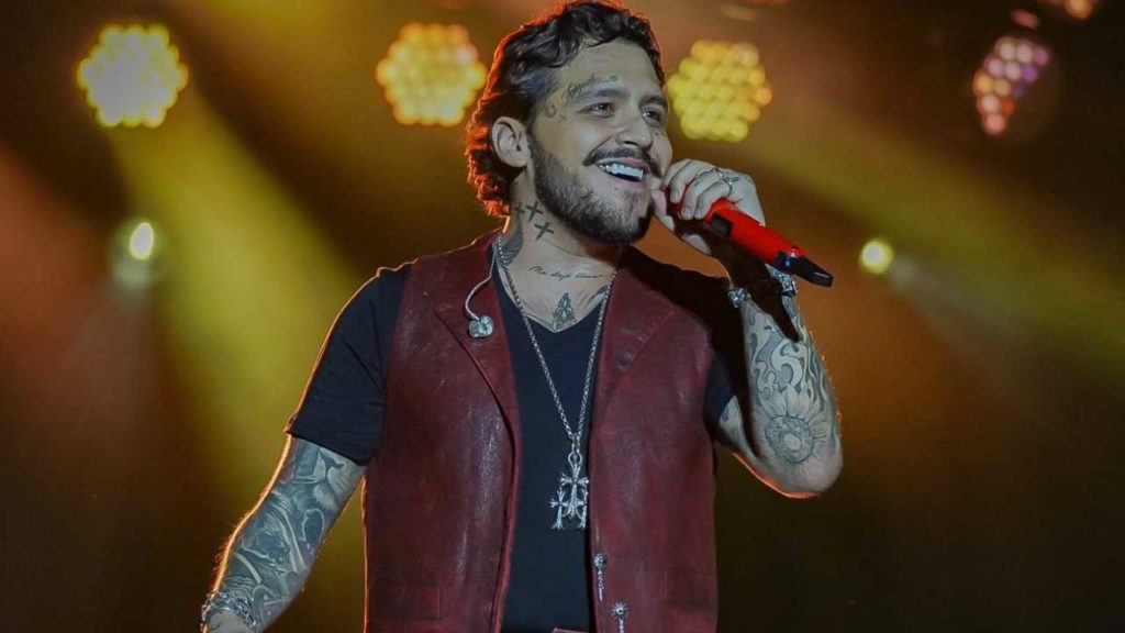 Christian Nodal revela su secreto para enfrentar el hate en redes sociales: "Mi lugar seguro es el escenario"