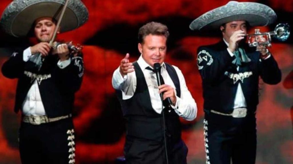 ¡Pepe Aguilar arremete contra Luis Miguel en pleno concierto!