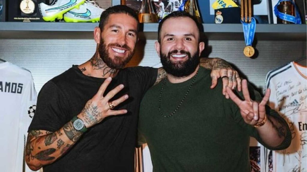 Carín León revela sorprendente colaboración musical con Sergio Ramos: "Un artistazo nato"