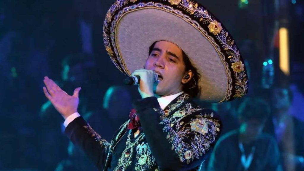 ¡Alex Fernández es hospitalizado de emergencia tras sufrir aparatoso accidente en la nieve!
