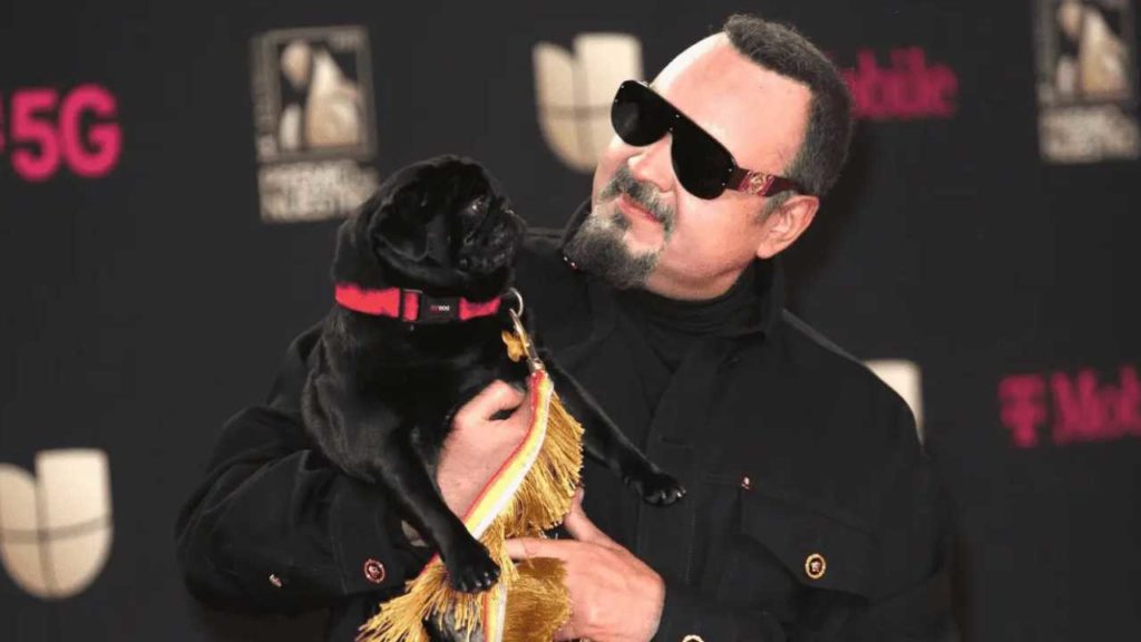 Pepe Aguilar destroza a médicos de EU: "Tratan mejor a mis perros"