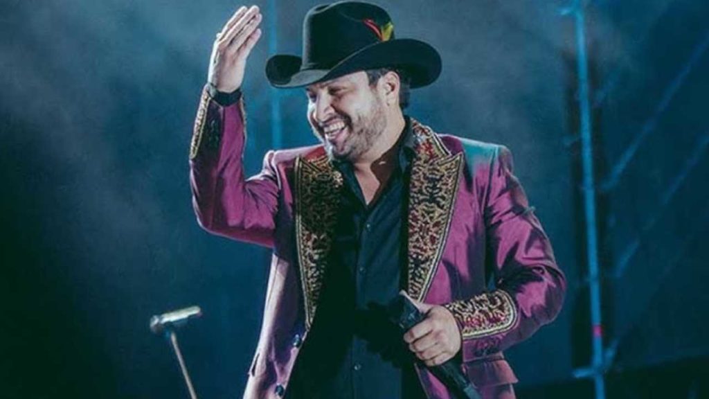Julión Álvarez cancela concierto en Texas por visa revocada
