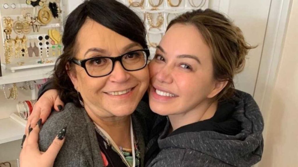 Chiquis Rivera se pronuncia sobre la delicada salud de su abuela, Doña Rosa