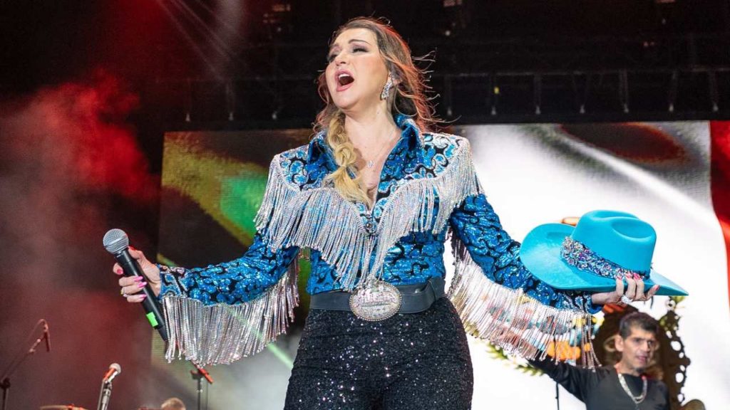Alicia Villarreal queda en medio de escándalo por audio filtrado entre productor y empresario