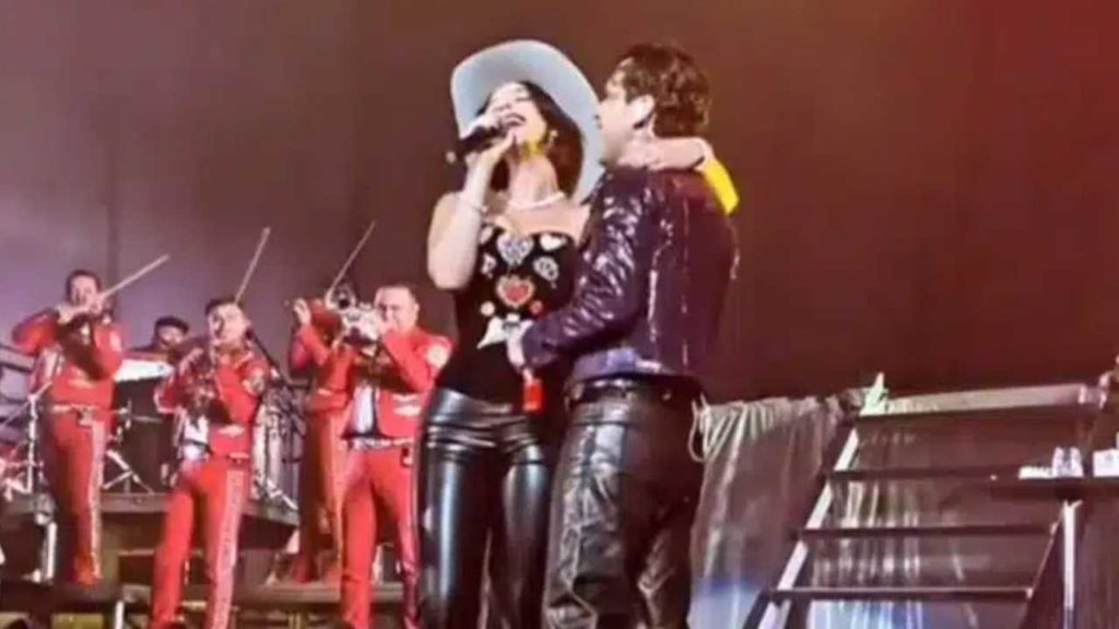 Christian Nodal revela que no ha probado la comida de Ángela Aguilar