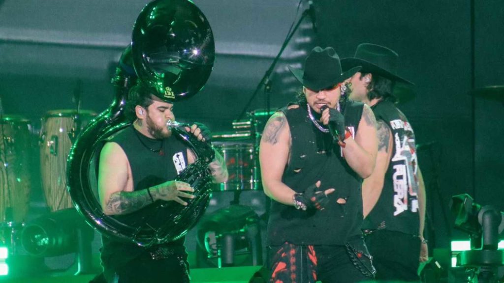 Fuerza Regida conquista el Estadio GNP con sold out histórico