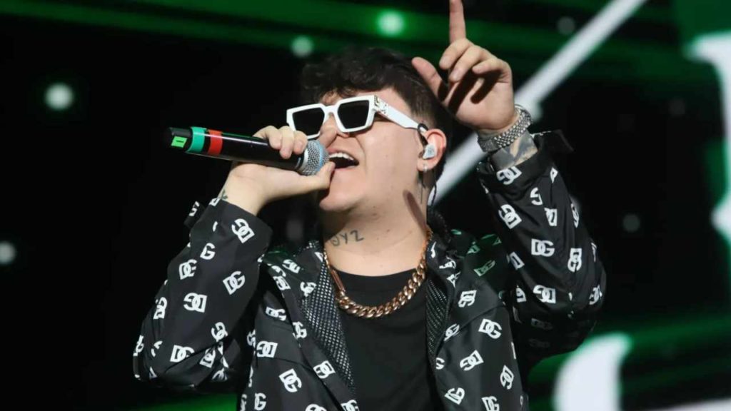 Junior H alza la voz ante censura del regional mexicano