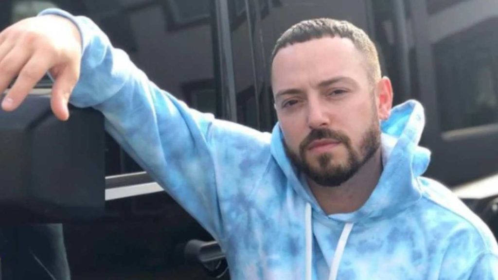 Pee Wee revela el dolor de encontrar a su padre muerto
