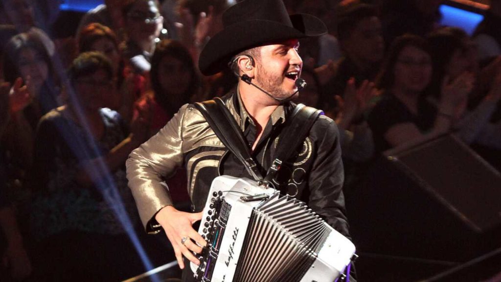 Edén Muñoz pagó 600 mil pesos por cantar narcocorrido y así logró regresar a Querétaro