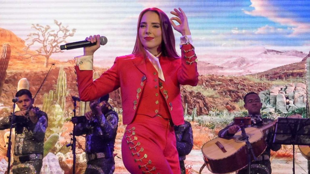 Majo Aguilar desata críticas por su baile atrevido de un famoso tema de Juan Gabriel