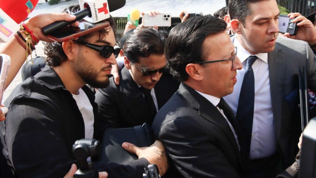 ¿Christian Nodal al borde de la cárcel? La FGR desmiente su exoneración