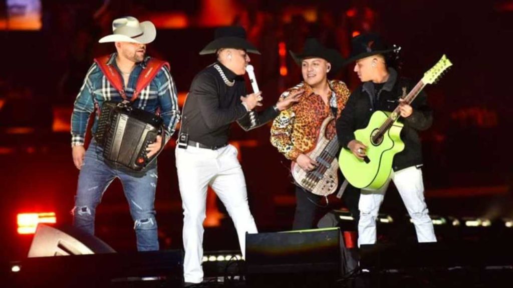Grupo Firme bajo investigación por cantar narcocorrido prohibido