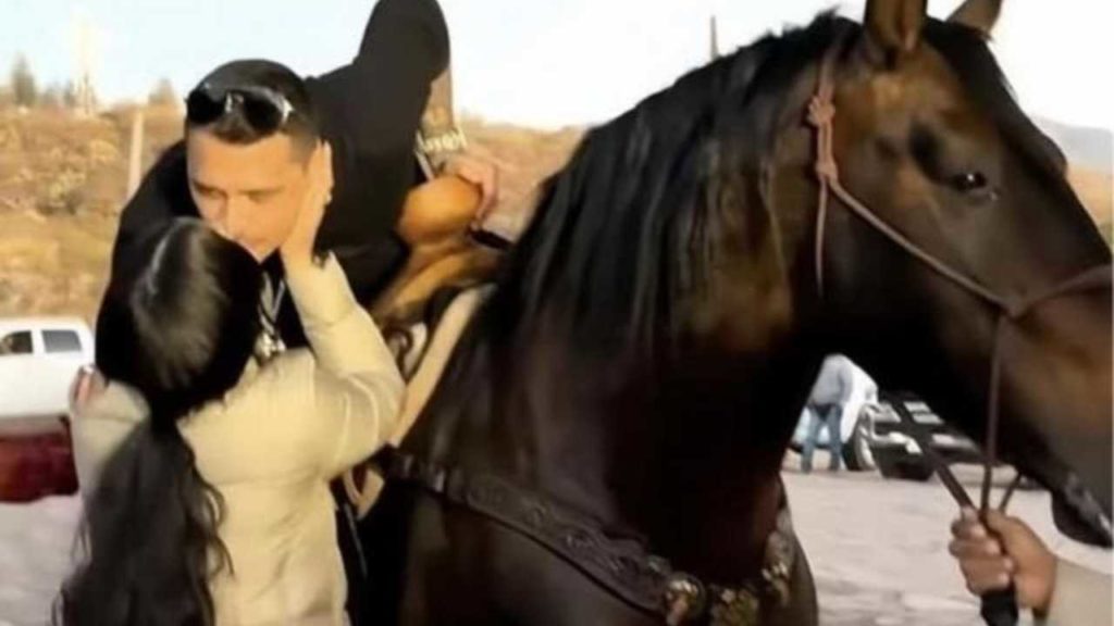 ¿Cuánto pagó Ángela Aguilar por el lujoso caballo que le regaló a Christian Nodal en su cumpleaños?