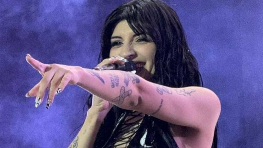 ¡Ángela Aguilar exhibida! Seguía a Cazzu en secreto y cuando la descubrieron hizo esto de inmediato