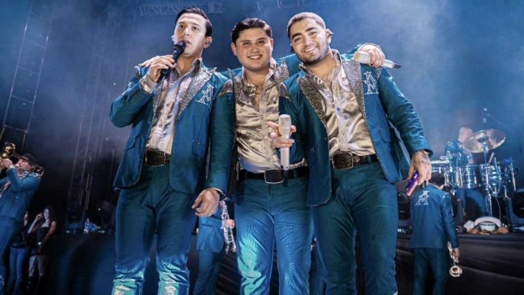 ¿Te vas a declarar o a reclamar? La Arrolladora Banda El Limón y las 5 canciones que podrían cambiar tu historia este 14 de febrero