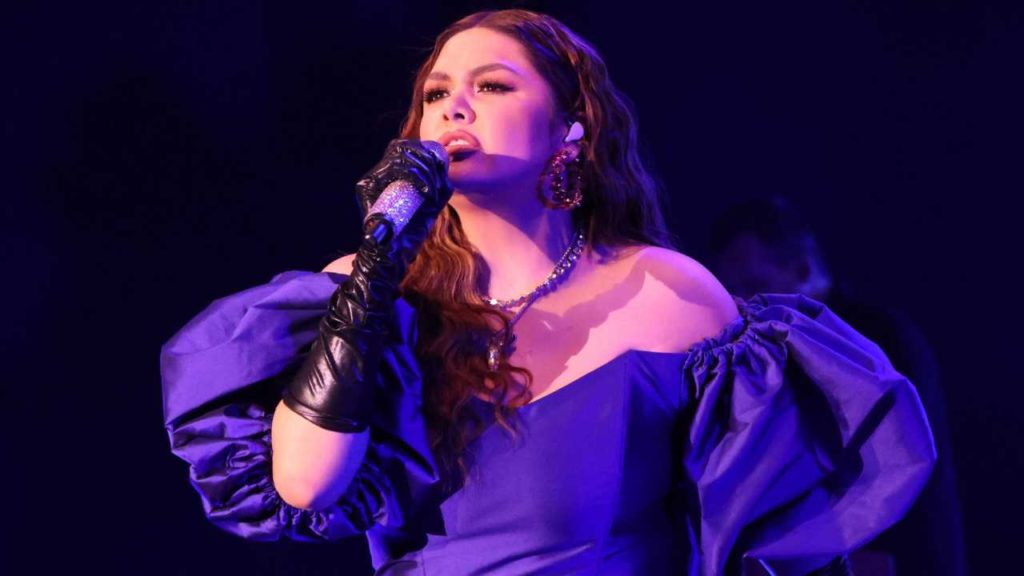 Yuridia sorprende, brinda y se adueña del Regional Mexicano en una noche inolvidable