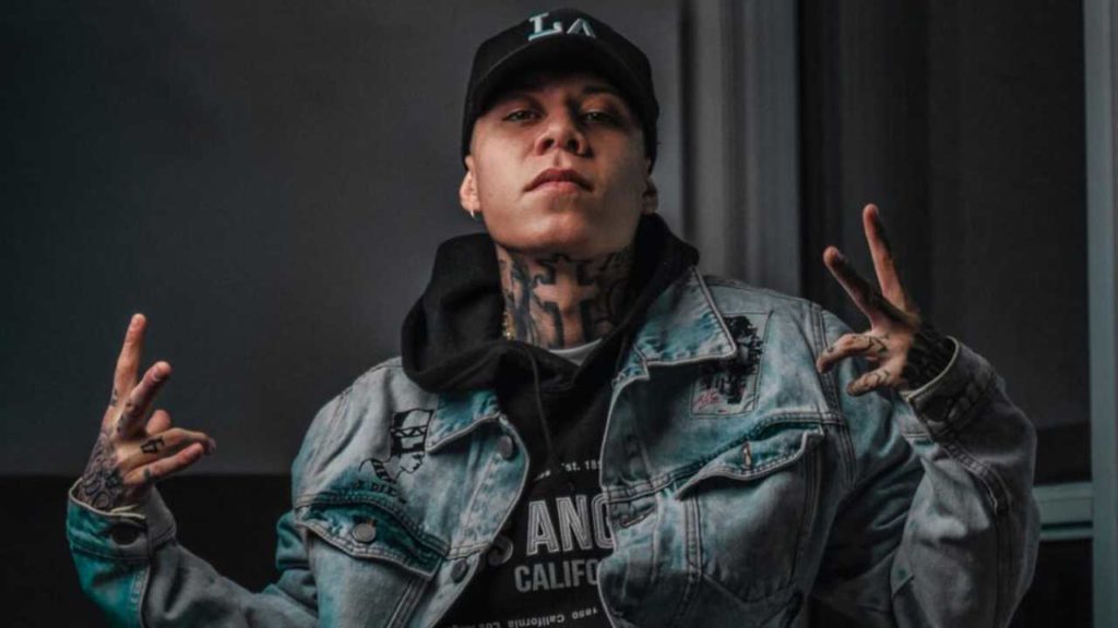 Santa Fe Klan habría detenido dueto con Ángela Aguilar… y Cazzu estaría detrás de la decisión