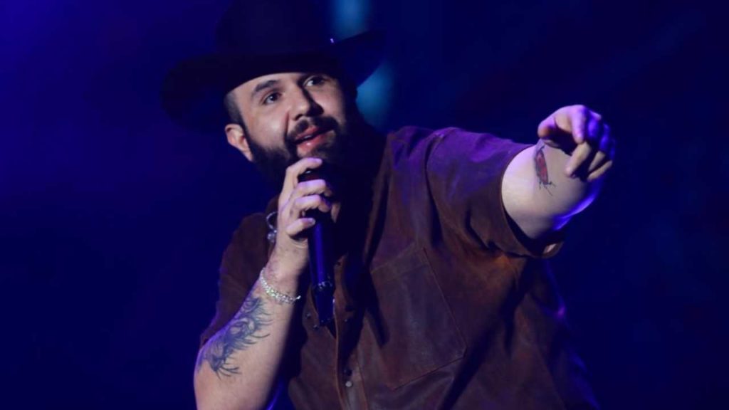 Carín León se presentará GRATIS en México ¡Te decimos dónde y cuándo será!