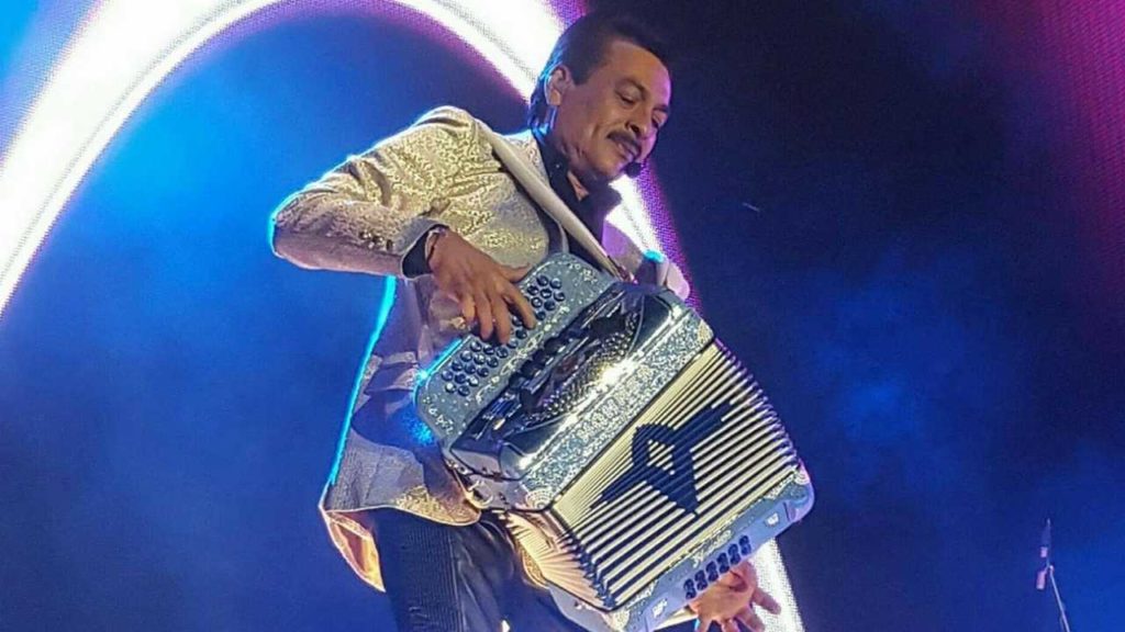 Eduardo Hernández de Los Tigres del Norte revela su mejor secreto para lucir joven y radiante