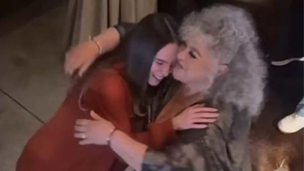 Amanda Miguel lanza inesperado comentario sobre Ángela Aguilar: “No me llama la atención su voz”