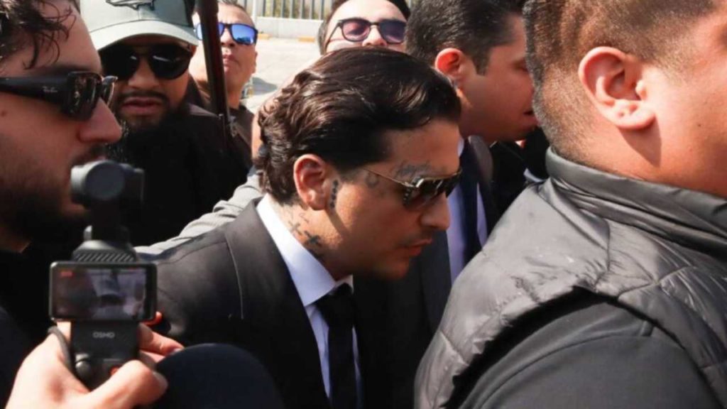 Christian Nodal busca reconciliarse con Universal Music tras años de conflicto