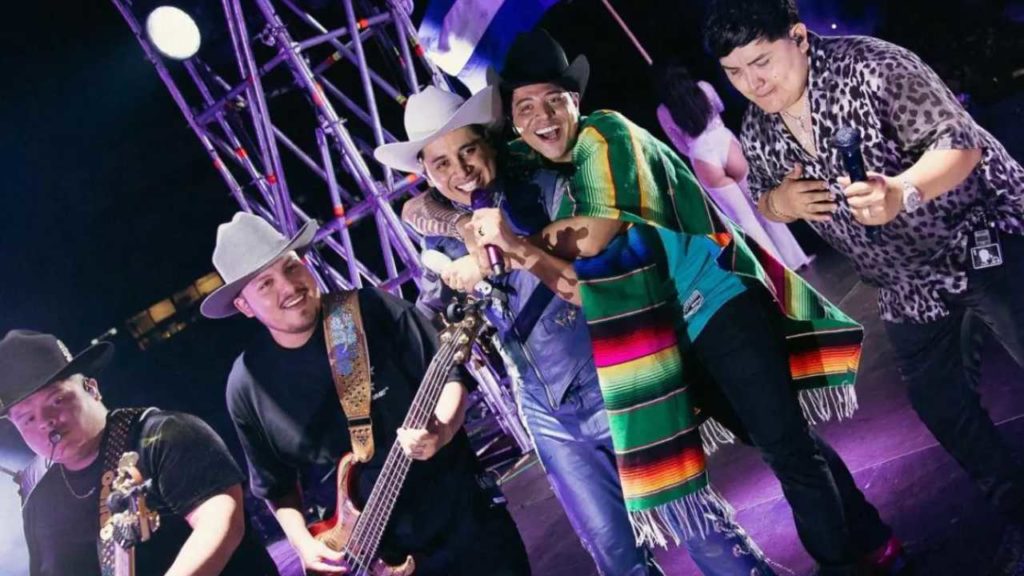 Grupo Firme paraliza Latinoamérica con el inicio de su gira más ambiciosa